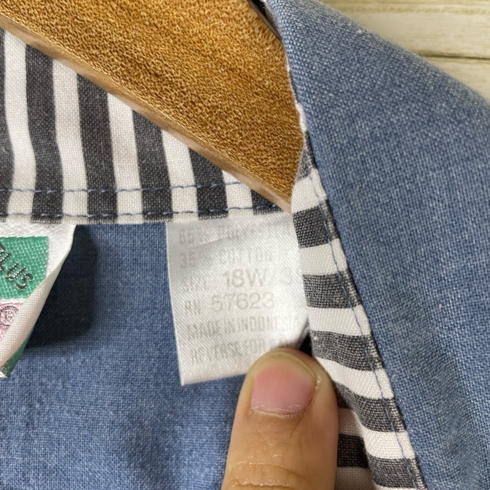 Vintage Chambray Floral Patchwork Button Down Lon… - image 4